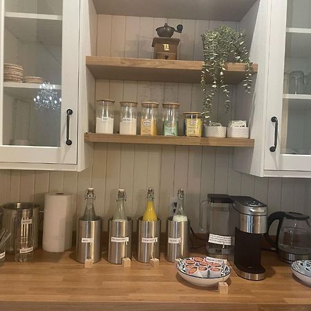 Woodside Farm Country Inn Sooke Ngoại thất bức ảnh
