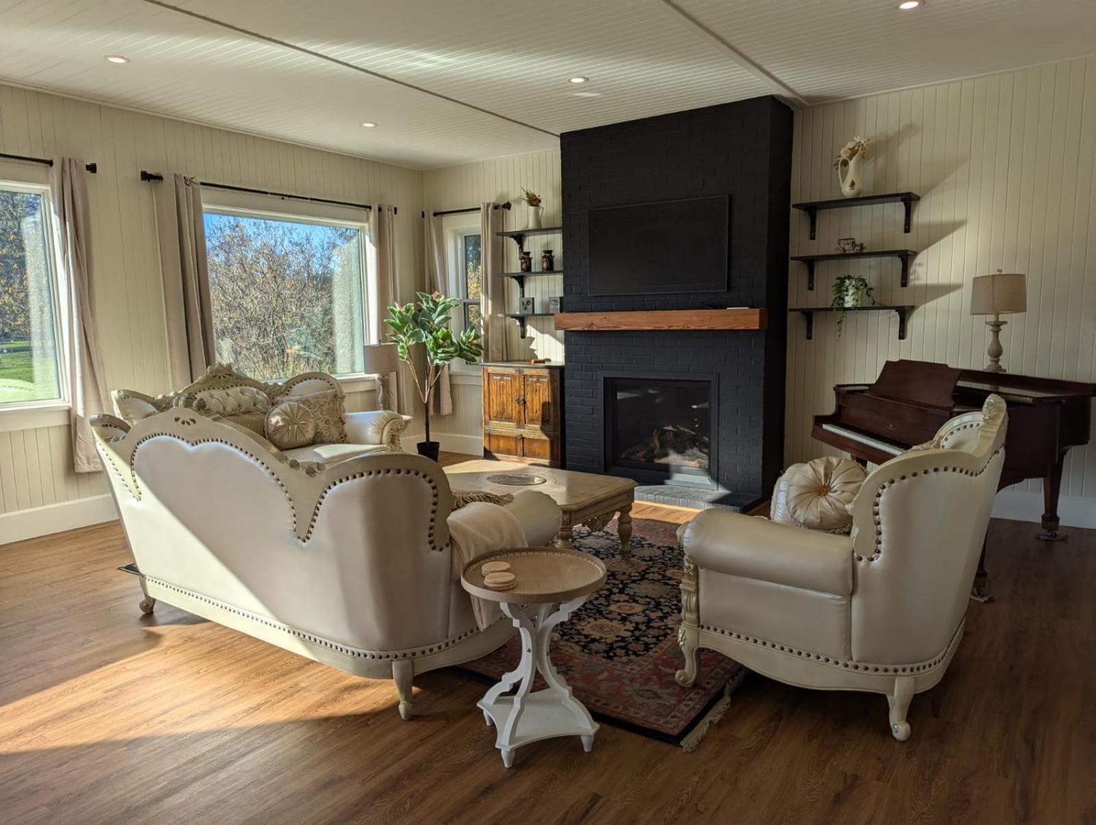 Woodside Farm Country Inn Sooke Ngoại thất bức ảnh