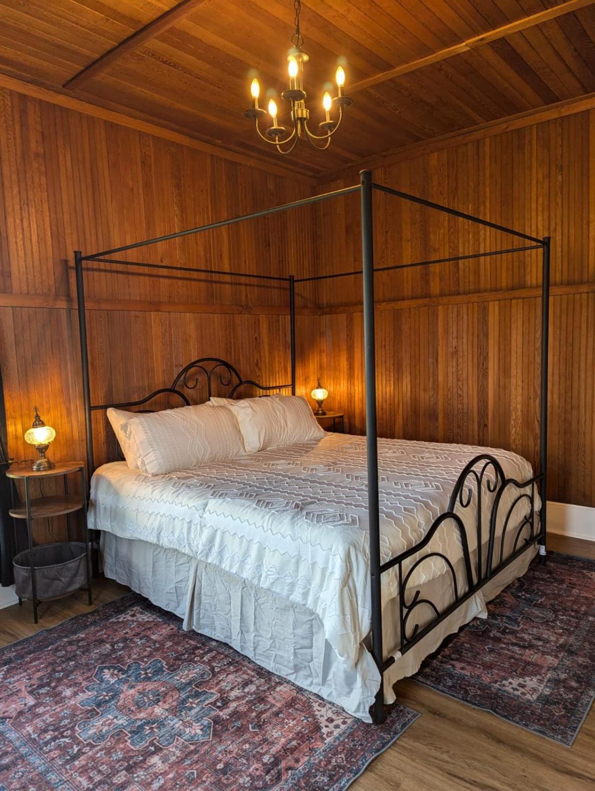 Woodside Farm Country Inn Sooke Ngoại thất bức ảnh