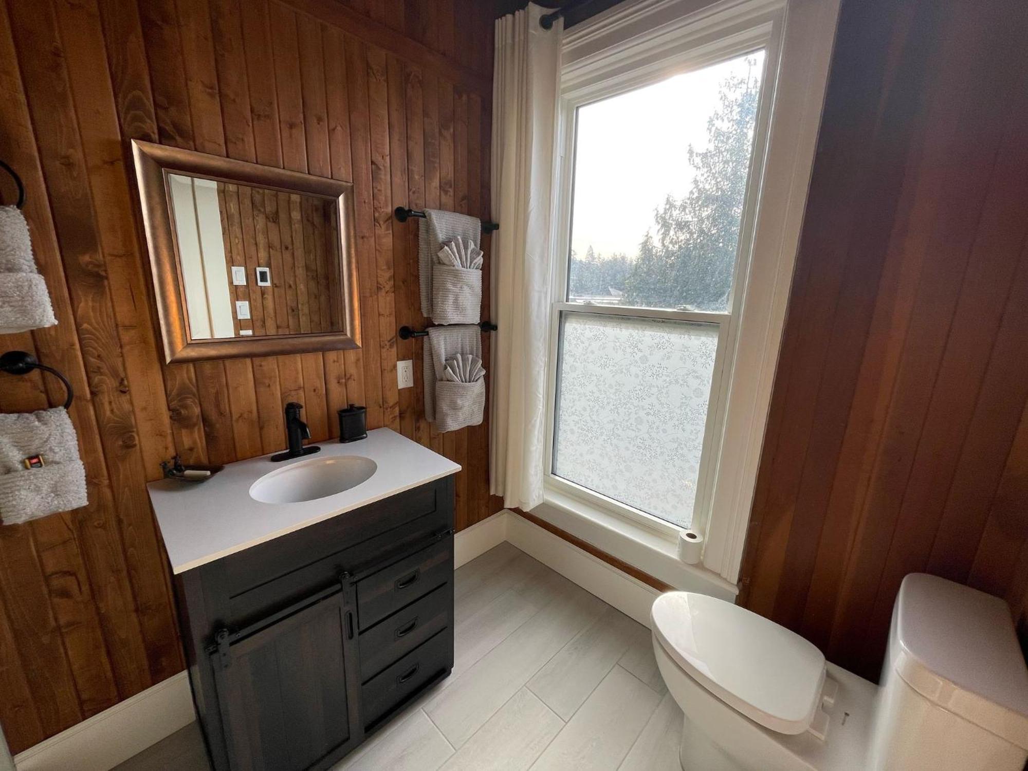 Woodside Farm Country Inn Sooke Ngoại thất bức ảnh