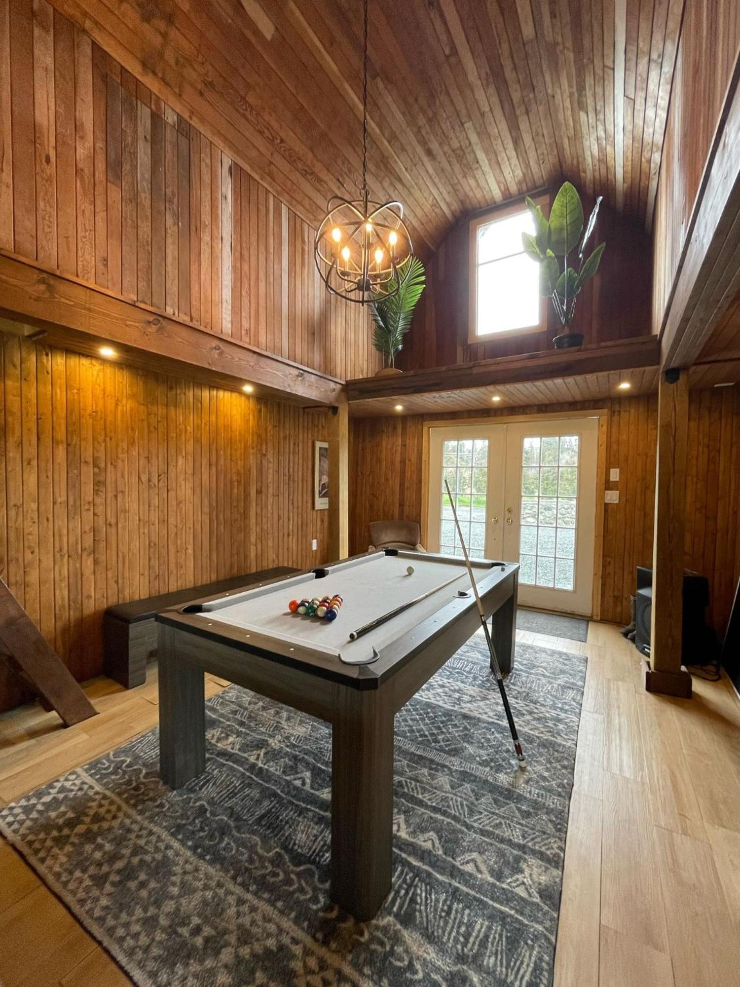 Woodside Farm Country Inn Sooke Ngoại thất bức ảnh