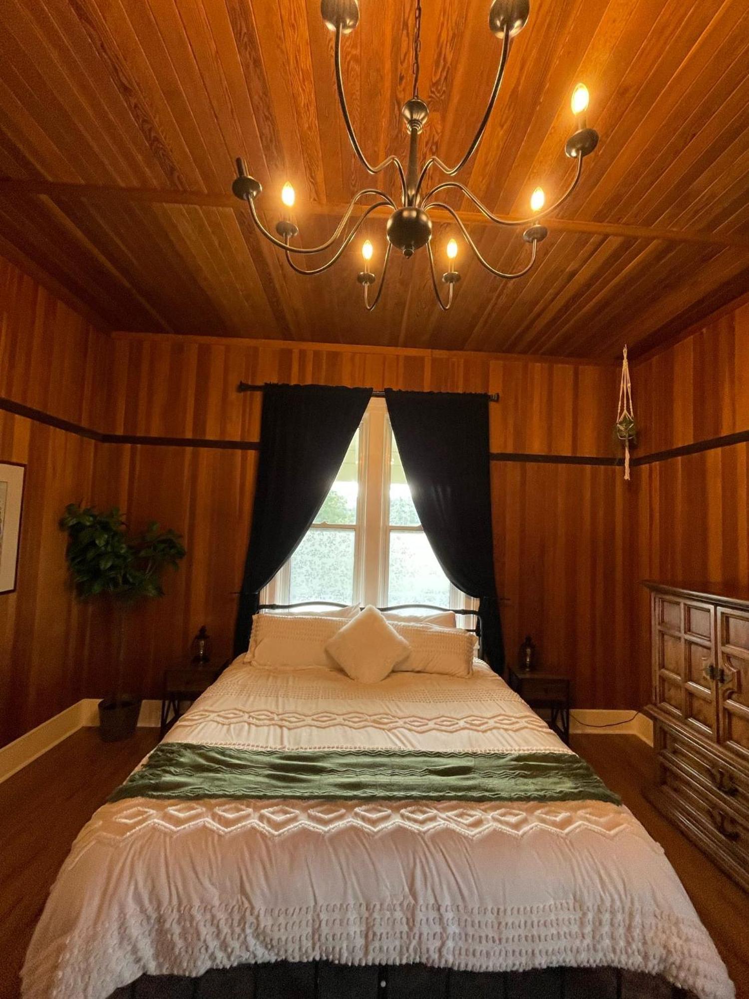 Woodside Farm Country Inn Sooke Ngoại thất bức ảnh